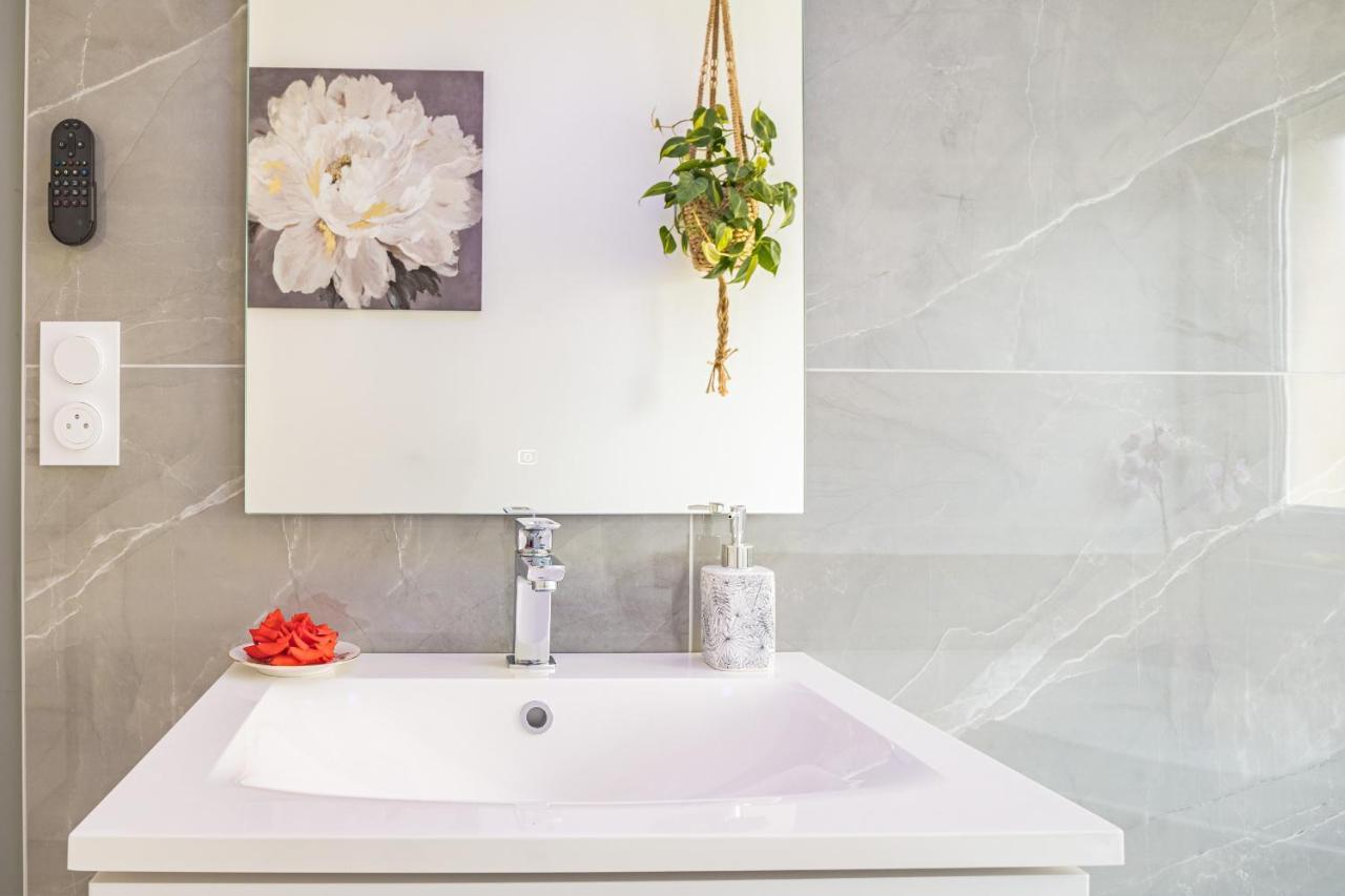 Le Flamboyant - Confort & Rarete - Premium Saint-Andre-les-Vergers Bagian luar foto